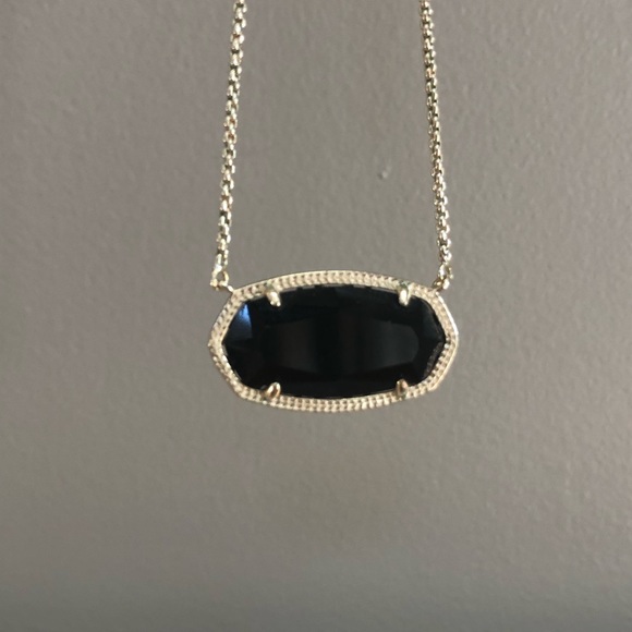 Black Kendra Scott Delaney necklace - Picture 2 of 3